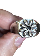 Load image into Gallery viewer, Splat Signet Chroma Ring